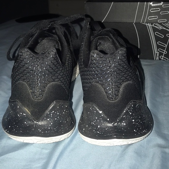 Nike Kyrie Low 2 - Picture 6 of 8